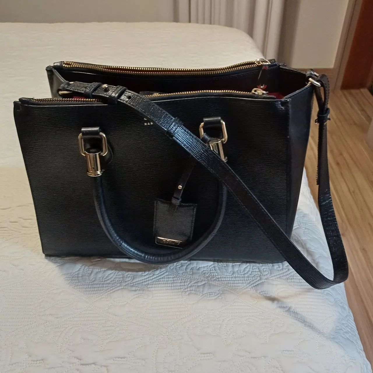 Bolsa Schutz Preta de Couro - Foto 2