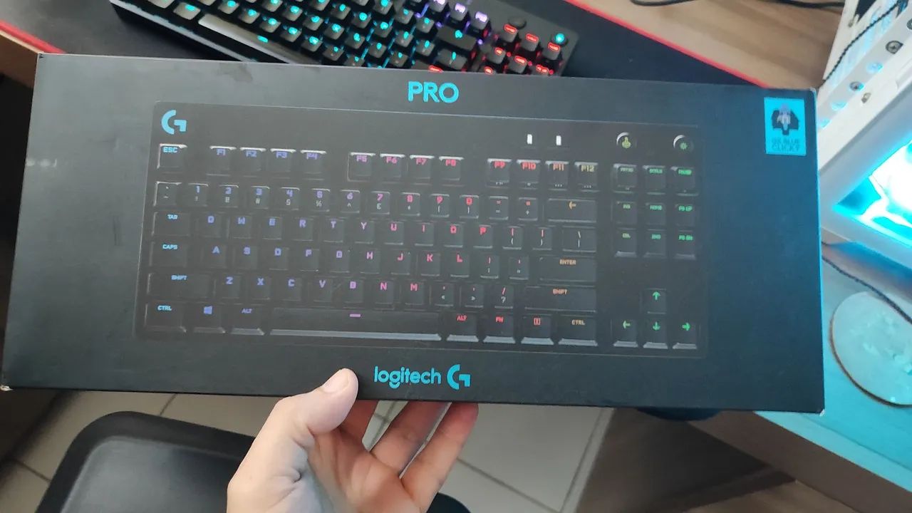 Teclado Mec ânico Gamer Logitech G PRO com Layout US, RGB LIGHTSYNC - Foto 4