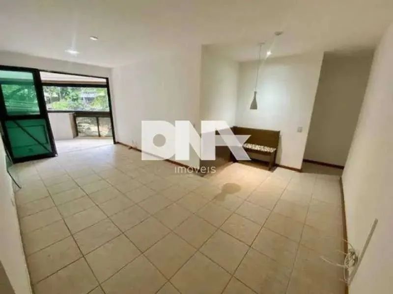 BLACK FRIDAY de frente para praça tranquila - Foto 2