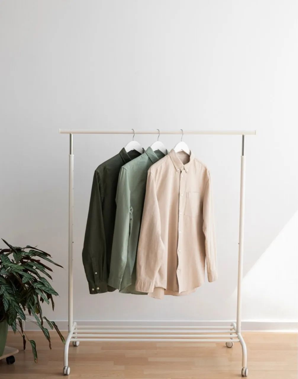 Presto serviço de passar camisas sociais e roupas em geral - Foto 3