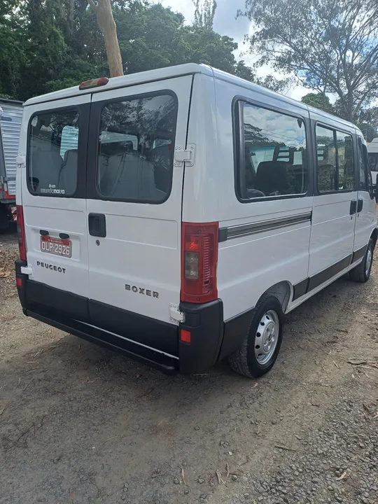 Peugeot Boxer 16 Lugares Teto Baixo com Ar