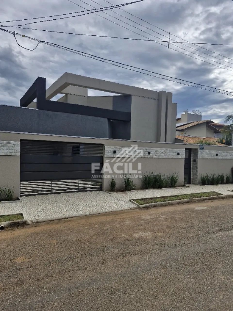 Vende-se Casa 3 Suítes na Quadra 507 Sul
