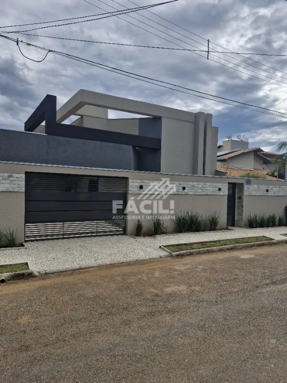 Vende-se Casa 3 Suítes na Quadra 507 Sul