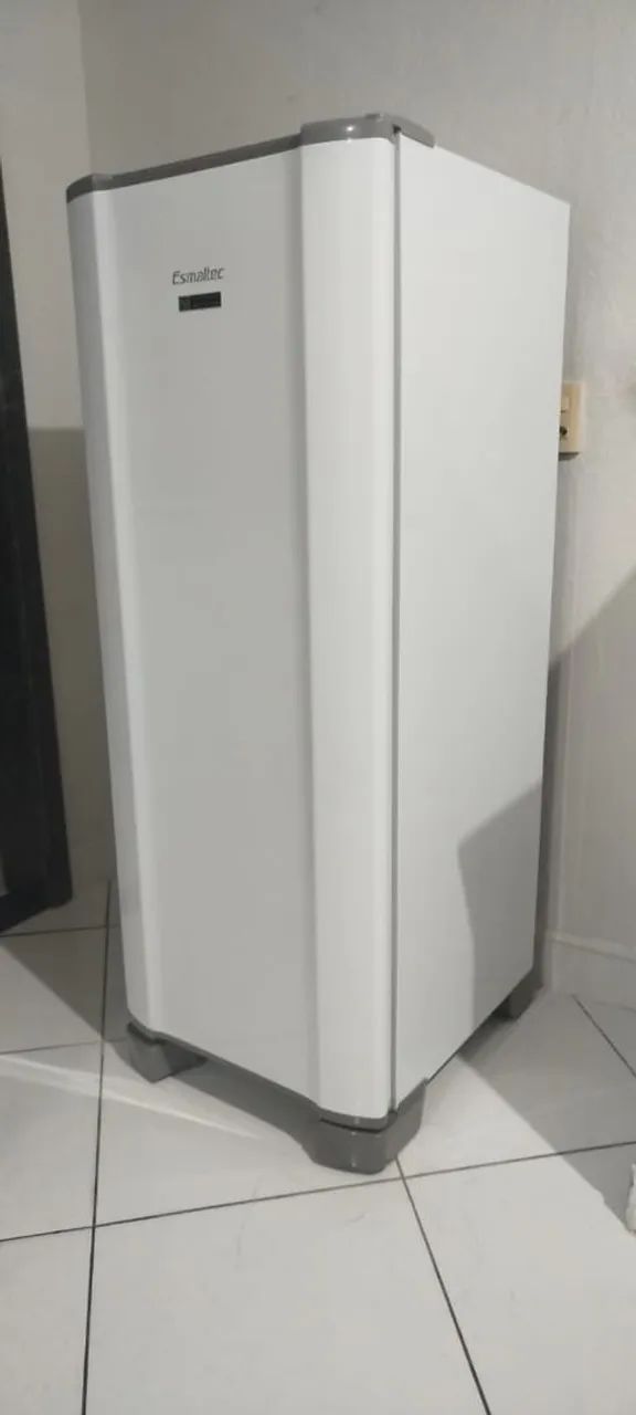 Geladeira Esmaltec - Foto 2
