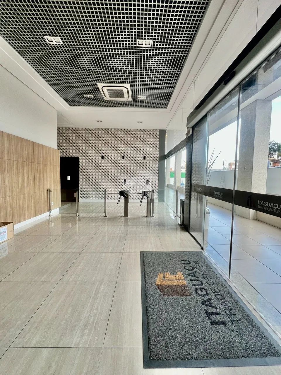 SALA COMERCIAL NOVA AO LADO DO SHOPPING ITAGUAÇU COM 32,75M² PRIVATIVOS E VAGA DE GARAGEM  - Foto 2