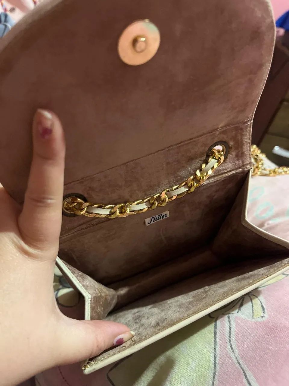 Bolsa Bege com Corrente Dourada - Foto 3
