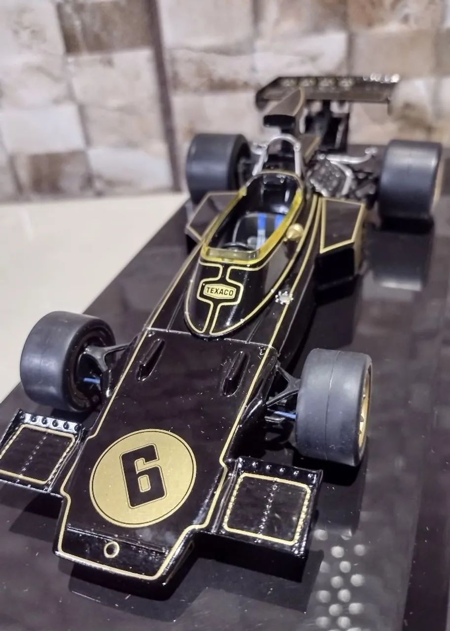 Miniatura Formula 1 Lotus 72D Emerson Fittipaldi World Champion 1972 - Foto 5