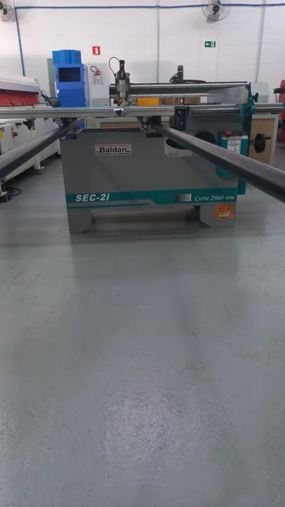 Serra Esquadrejadeira Baldan modelo Sec 2i semi nova com motor trifásico  - Foto 2