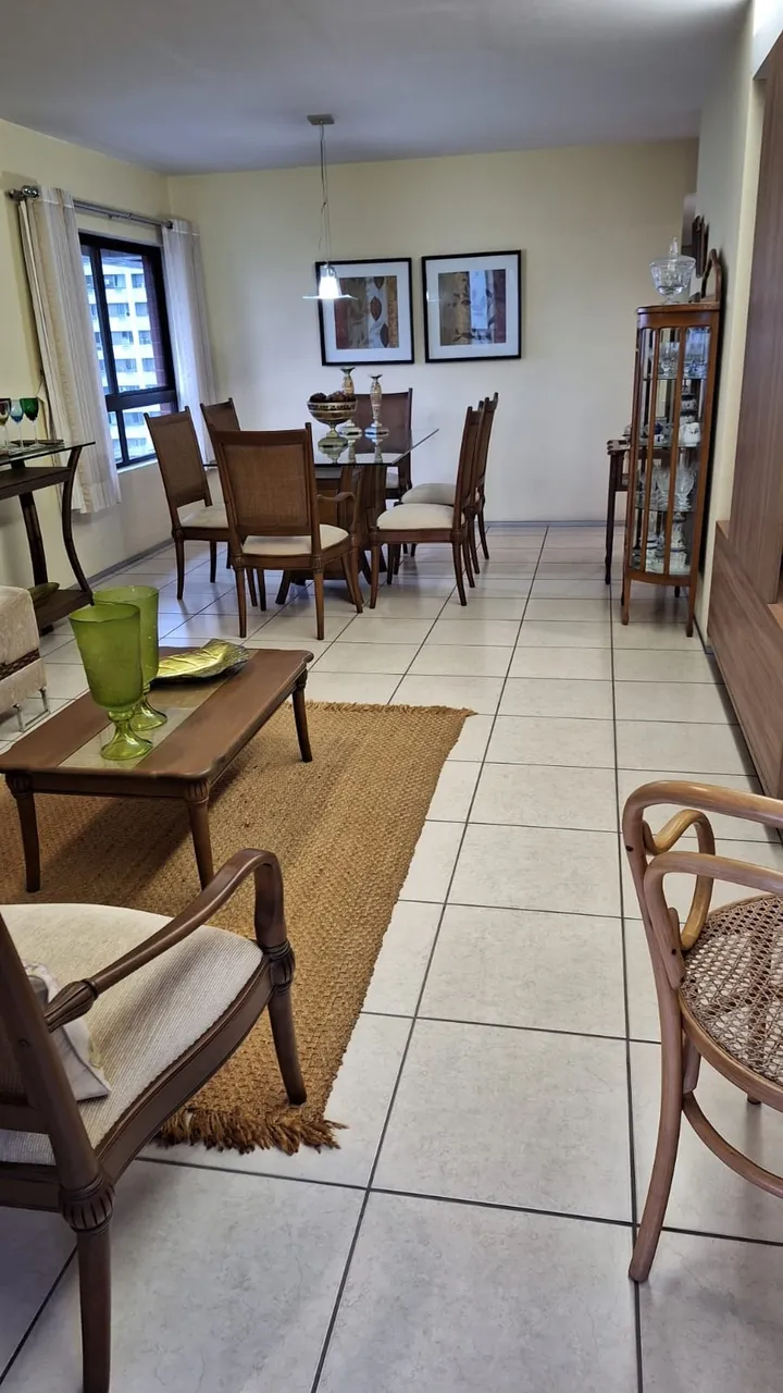 Vendo excelente apartamento na Zona Norte de Recife com 3 quartos, sendo 3 suítes.
