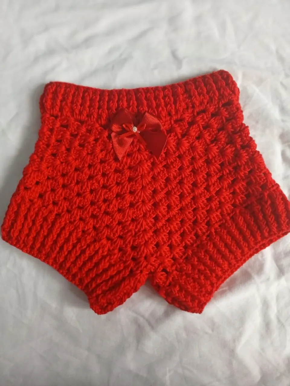 Shorts de Crochê Vermelho com Laço