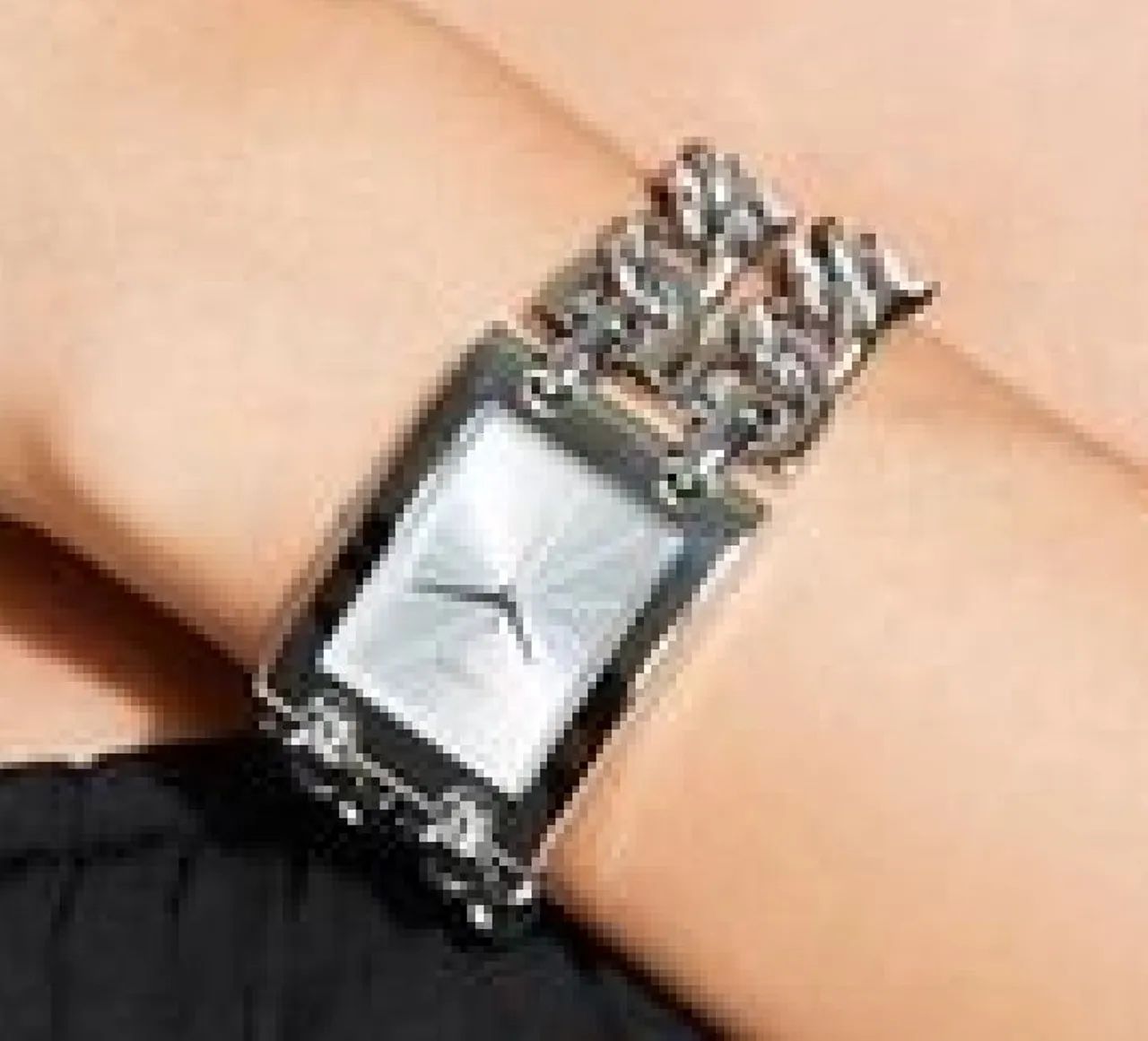 Relógio Feminino Guess Prata com Design Moderno - Foto 2