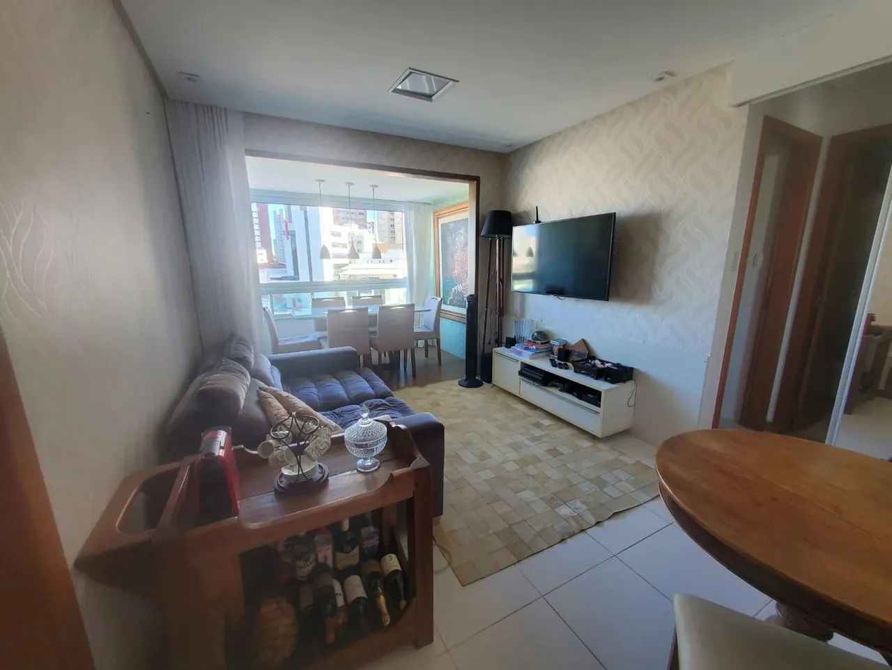 Lindo quarto e sala no Itaigara com 49 m2, nascente total, infraestrutura completa