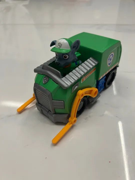 Caminhão de lixo do Patrulha Canina - Rocky