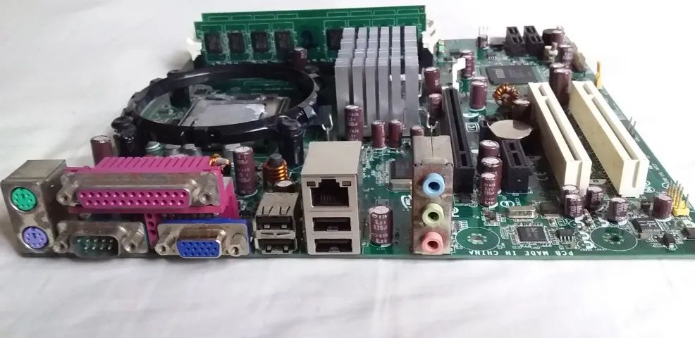 Placa Mãe Intel  Modelo  D945 GCNL