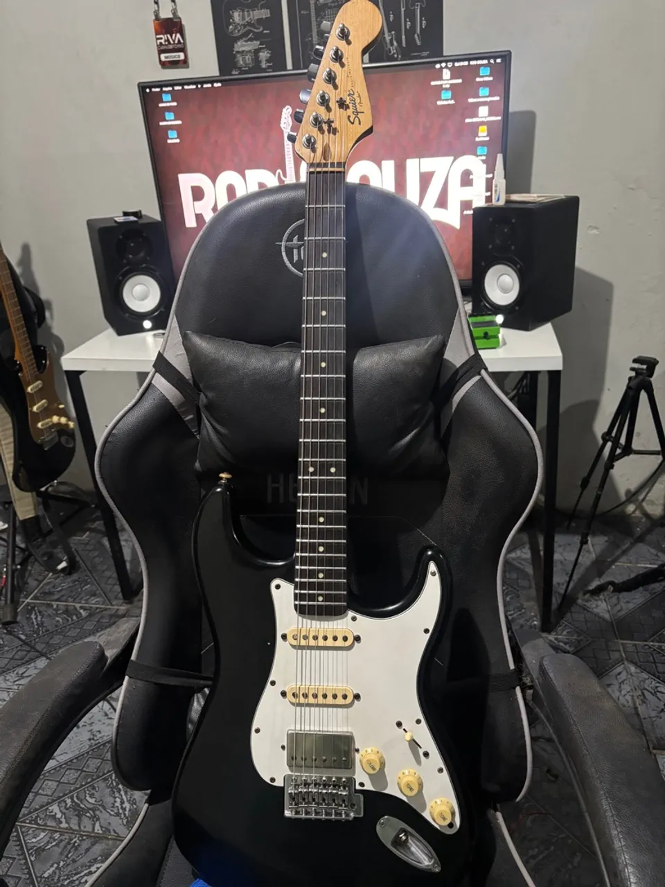 Guitarra Squier