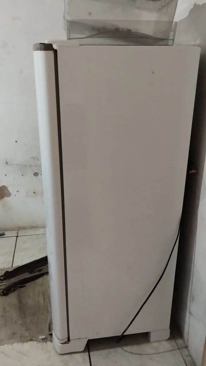 Vende se geladeira usada - Foto 2