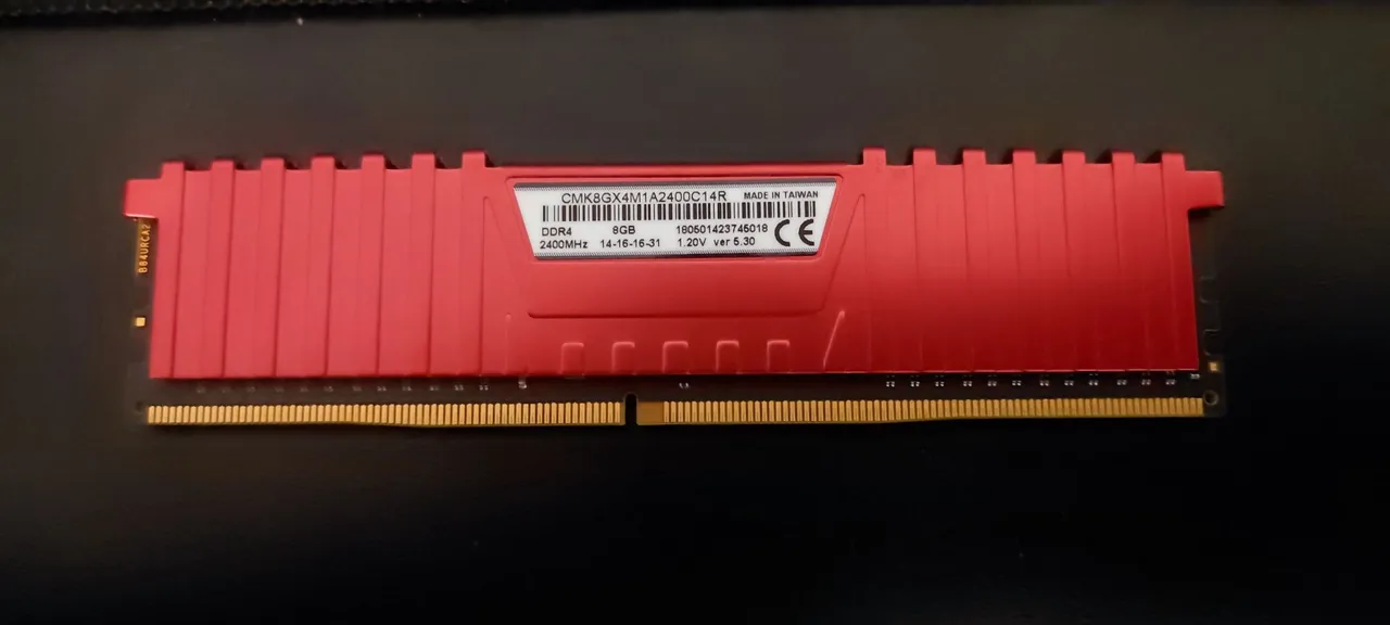 Memória RAM DDR4 8GB Corsair Vengeance LPX 2400MHz