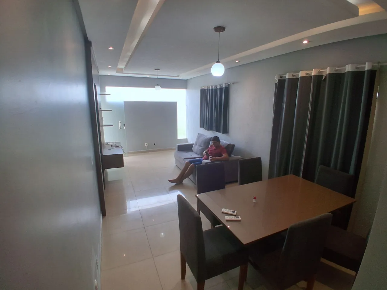Casa 100% mobiliada com 3 dormitórios em condomínio fechado