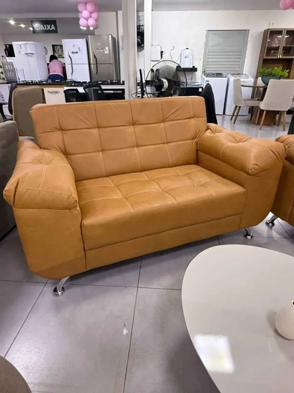 CONJUNTO 2 E 3 LUGARES DE SOFA EM COURINO - Foto 3