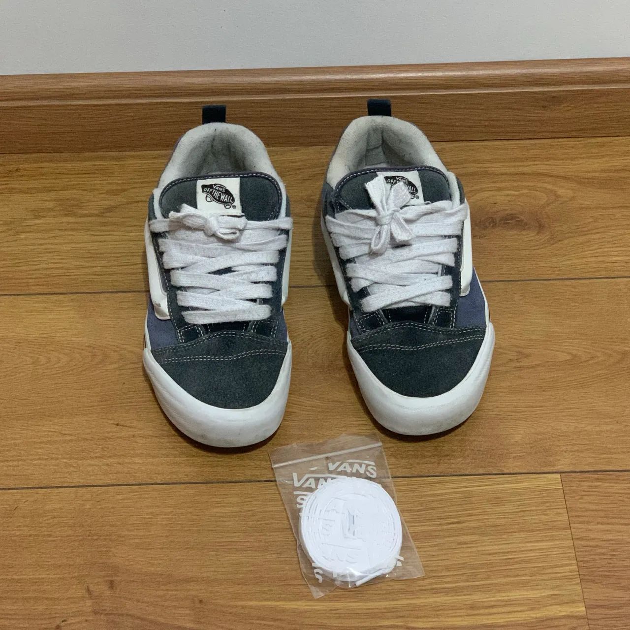 Tênis Vans KNU Skool - Original - 40BR/9US/27cm - Foto 2