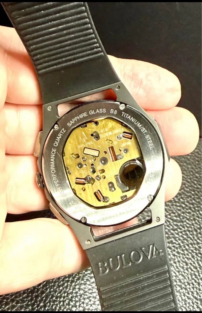 Relógio Bulova curv titaniun impecável  - Foto 5