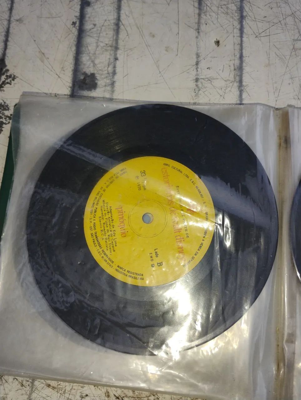 Vendo 16 discos de historinhas infantis antiga dos anos 80  - Foto 3