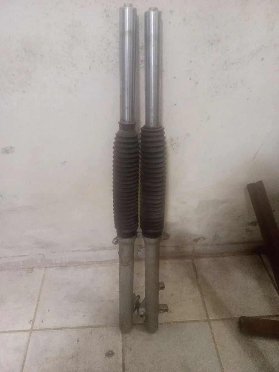 par de bengalas e copo nx350 sahara  - Foto 2