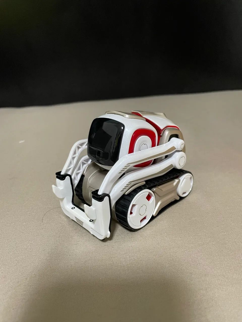 ROBÔ COZMO - Foto 2