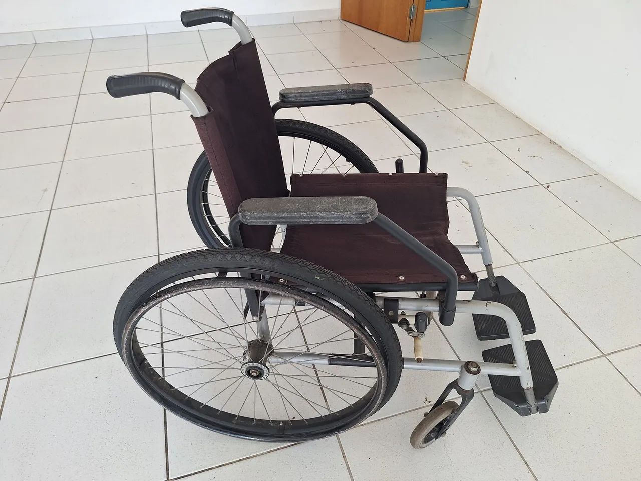 Cadeira de rodas  - Foto 2