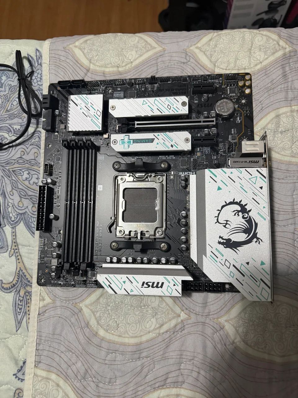 MSI B650M Gaming Plus WIFI - Foto 2