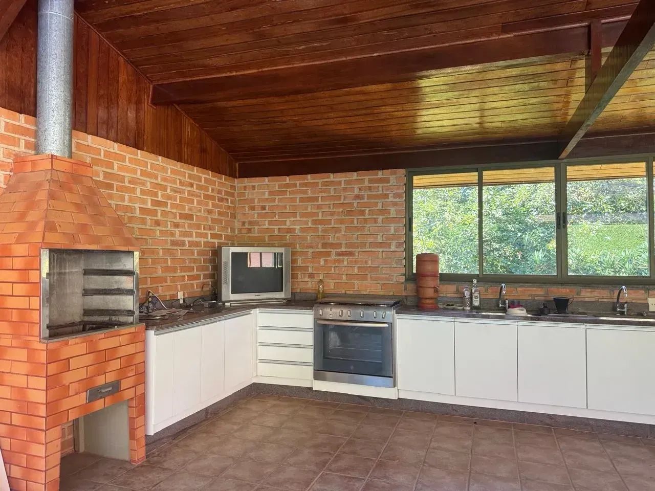 Casa com piscina e espaço gourmet com preco de oportunidade. - Foto 4