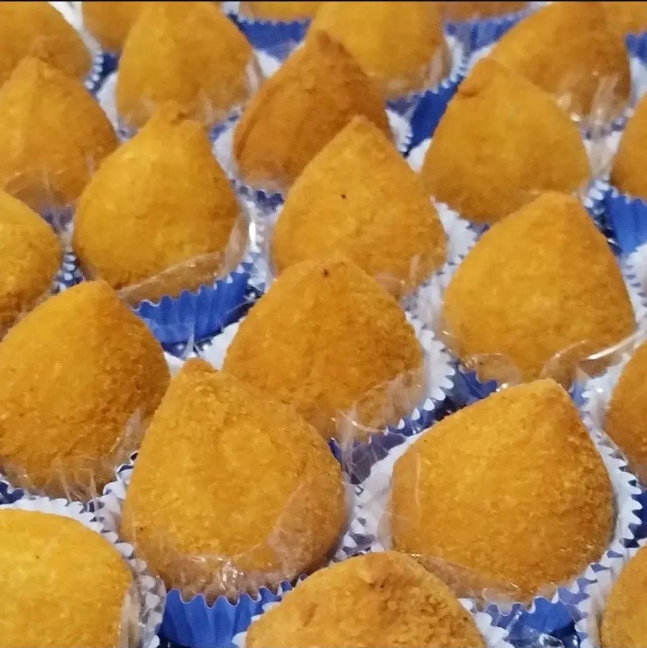 Encomendas de doces, bolos e salgados 