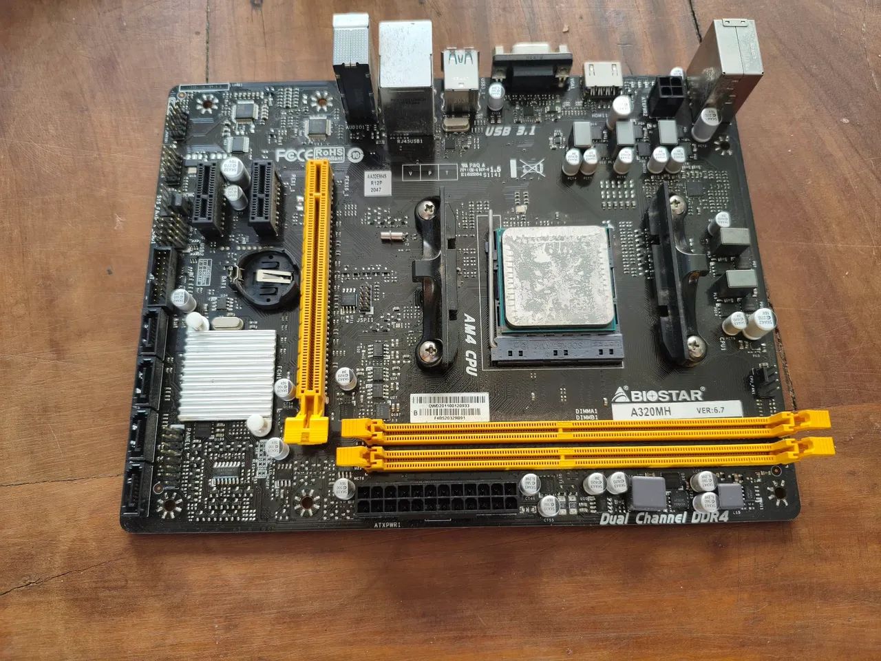 Placa mãe biostar