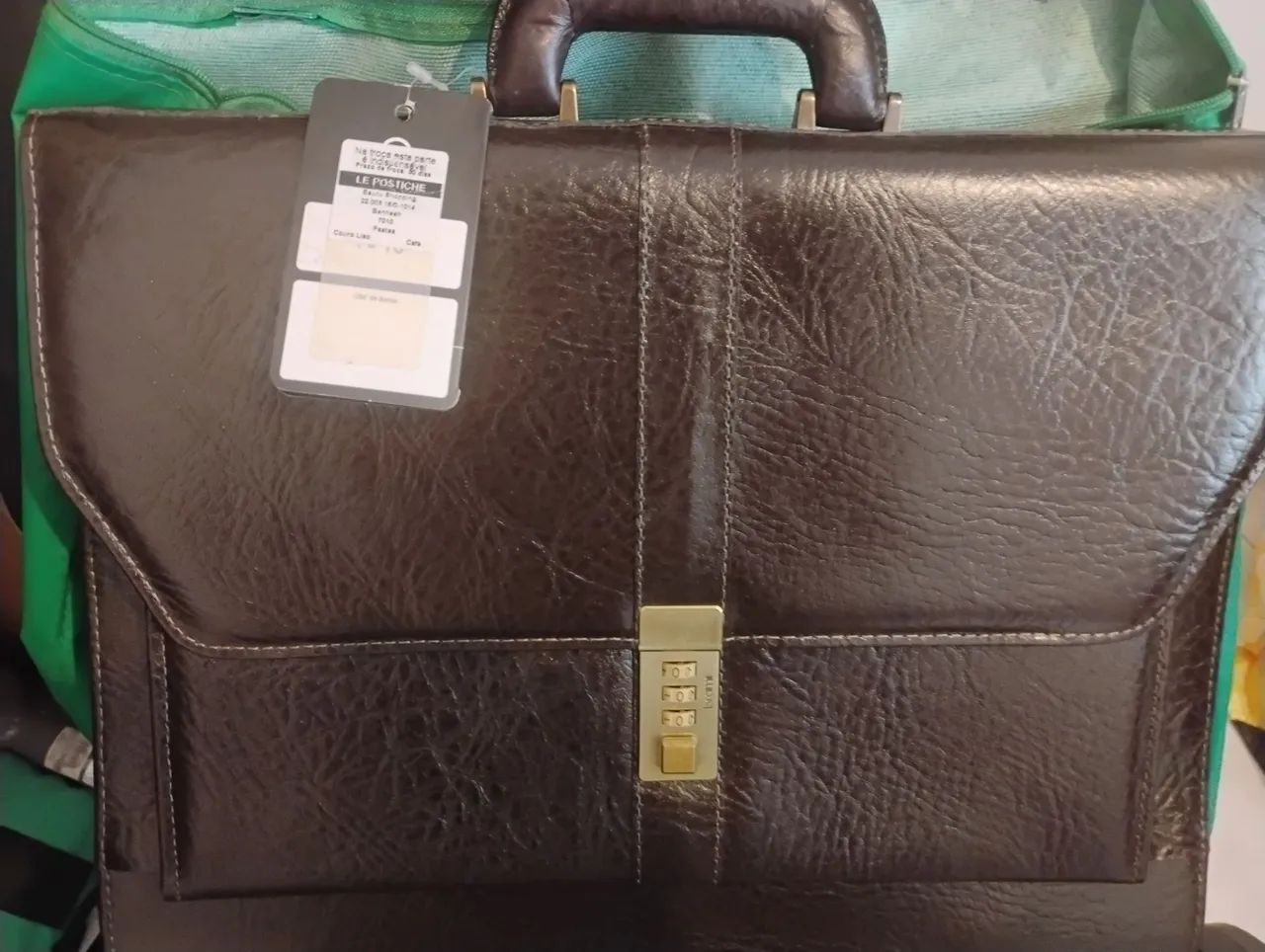 Bolsa Semi nova Le postiche com código  - Foto 3