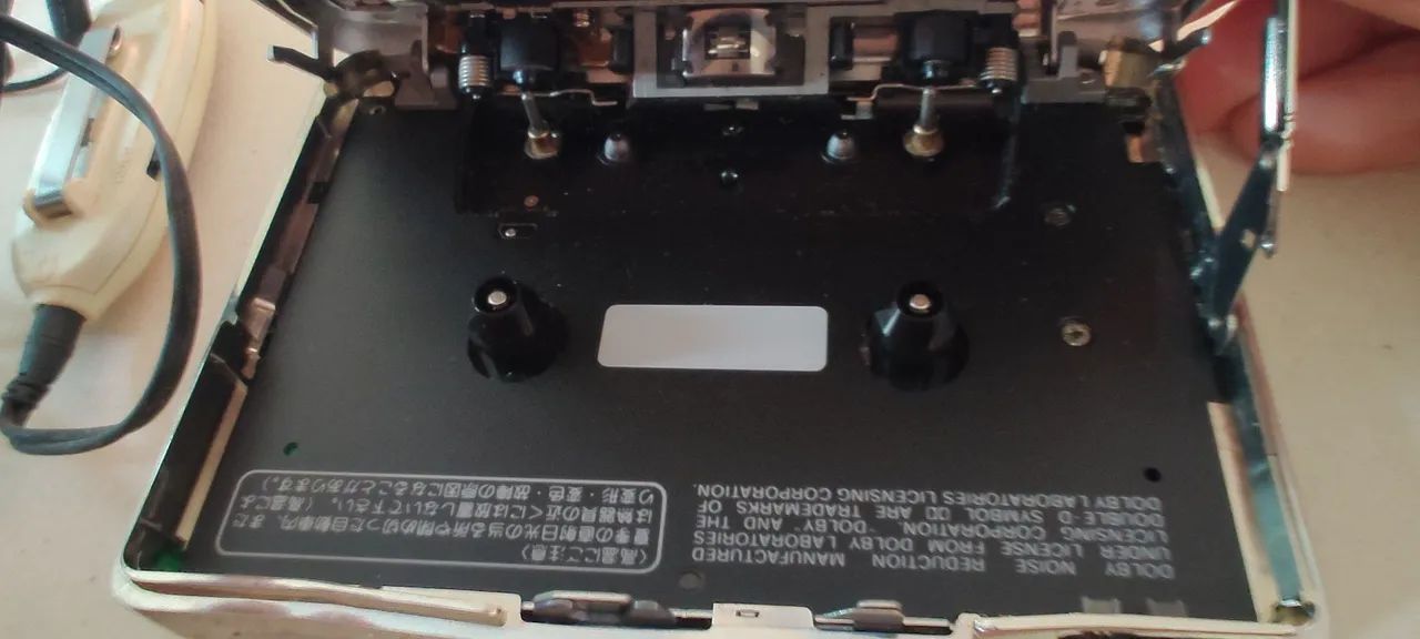 toca-fitas portátil (Walkman) da Sony, modelo WM-EX777. - Japão