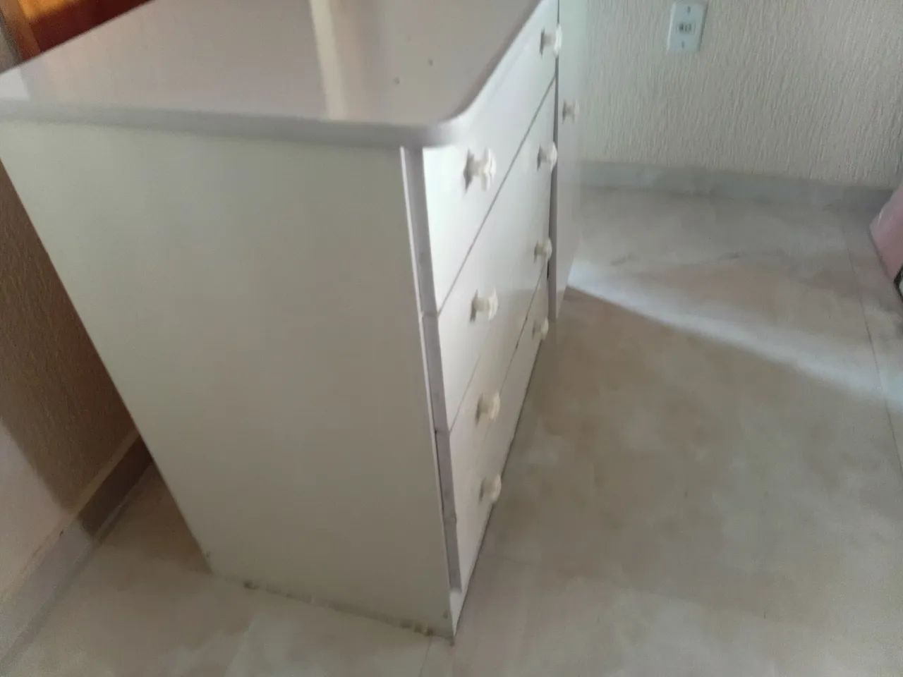 Vendo jogo  de berço e cômoda semi usado já  com o colchão  - Foto 4