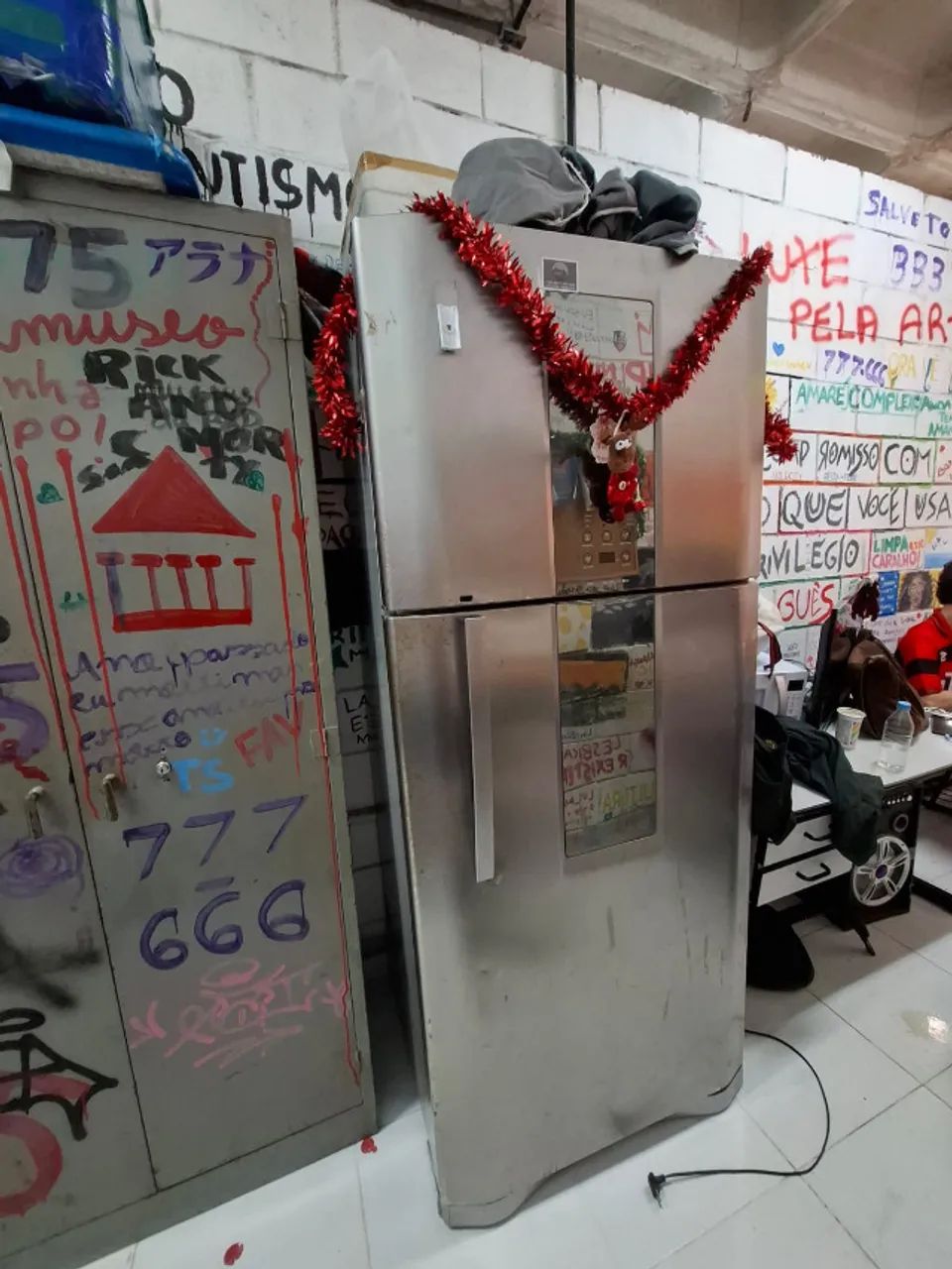 Geladeira Electrolux modelo DF80X