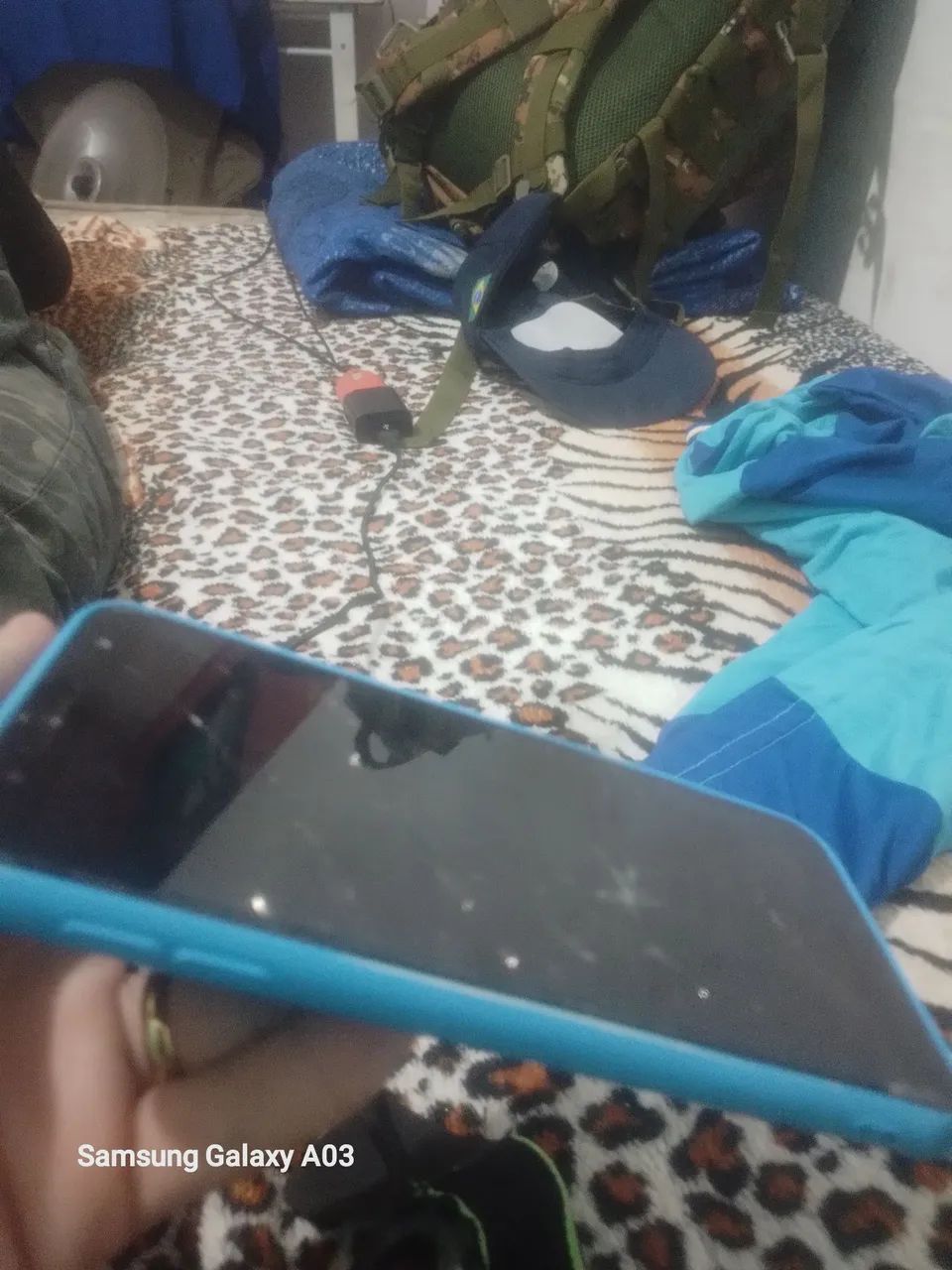 Vendo celular simples com defeito na tela!