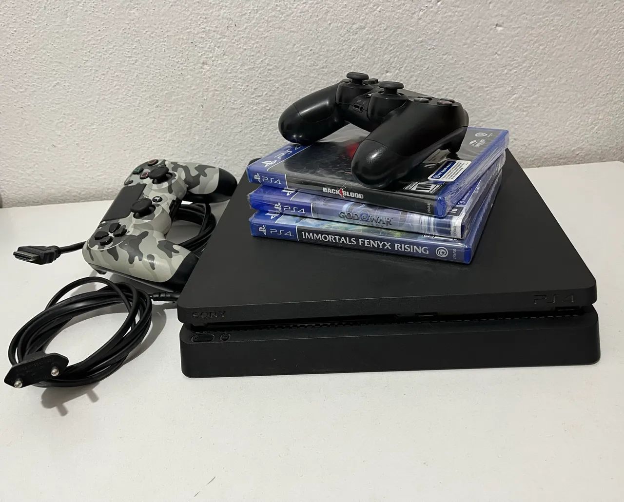 PLAYSTATION 4