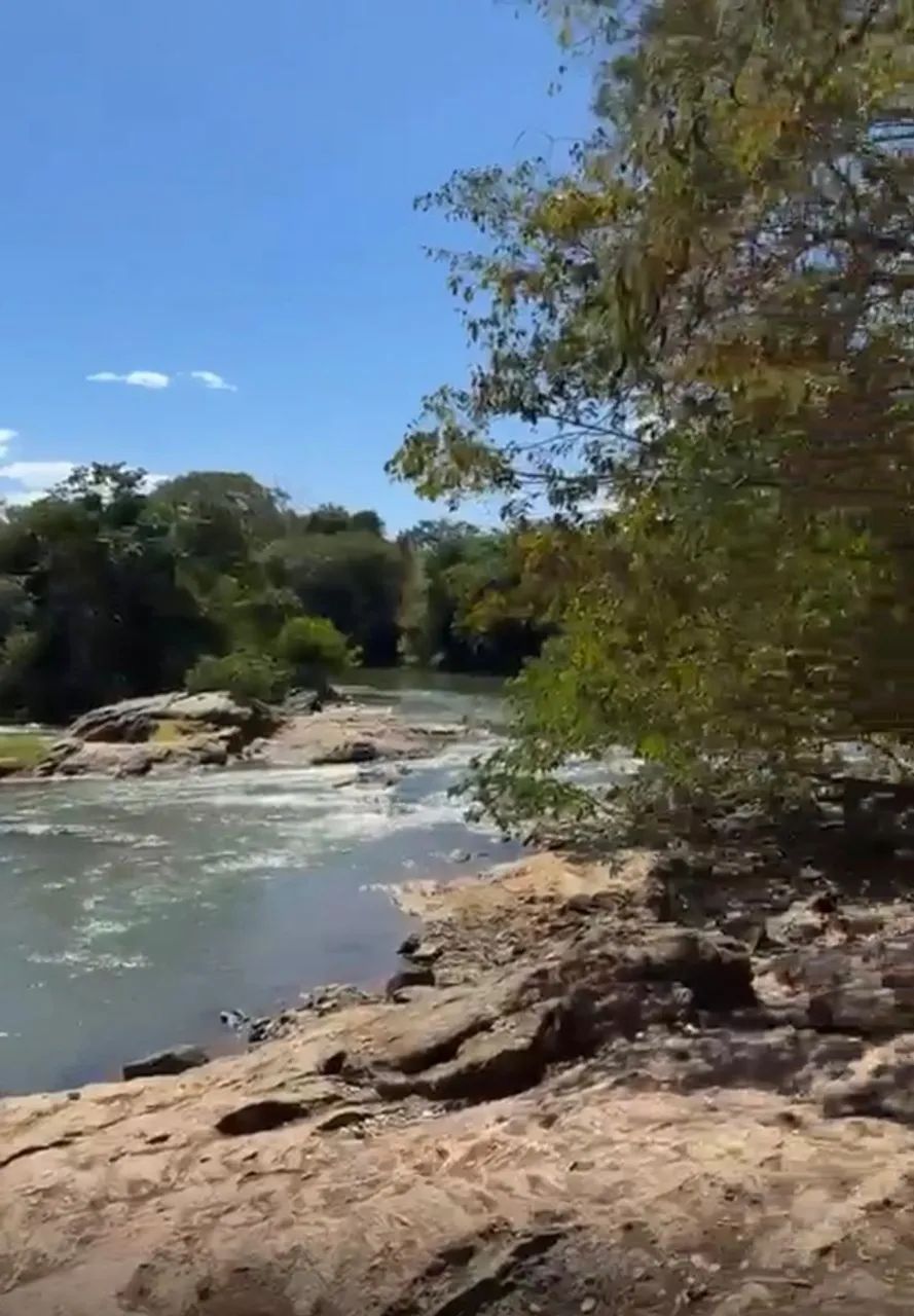 CHACARA COM ACESSO AO RIO DOS BOIS E REPRESA DENTRO - Foto 3