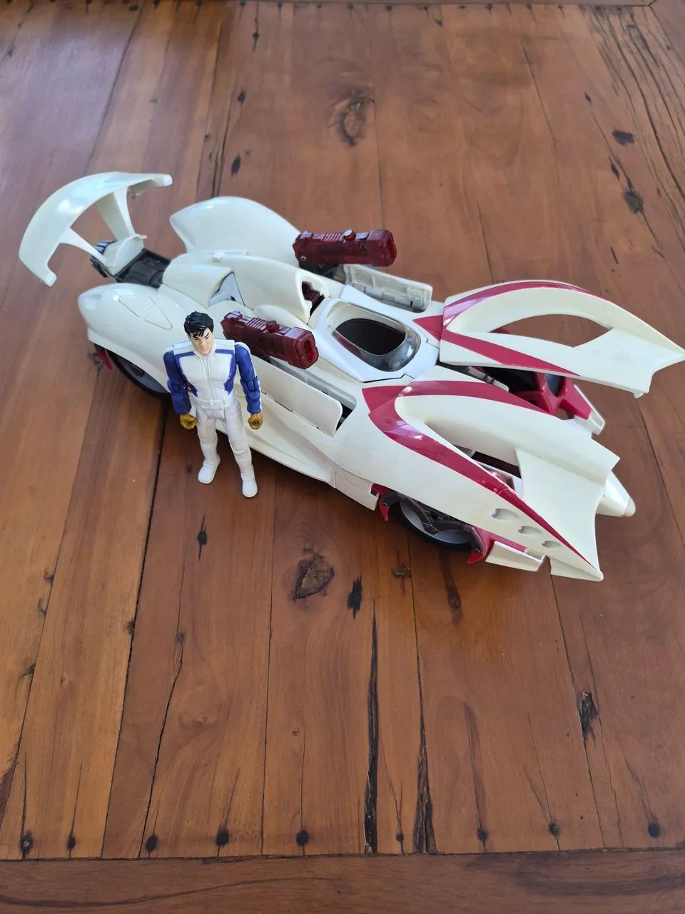 Carro Mach 6 - Speed Racer com Boneco