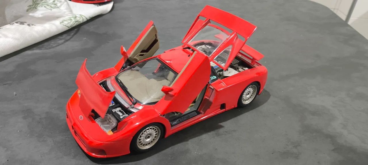 Bugatti EB110, ano 1991, marca Burago (escala 1:18) - Foto 3
