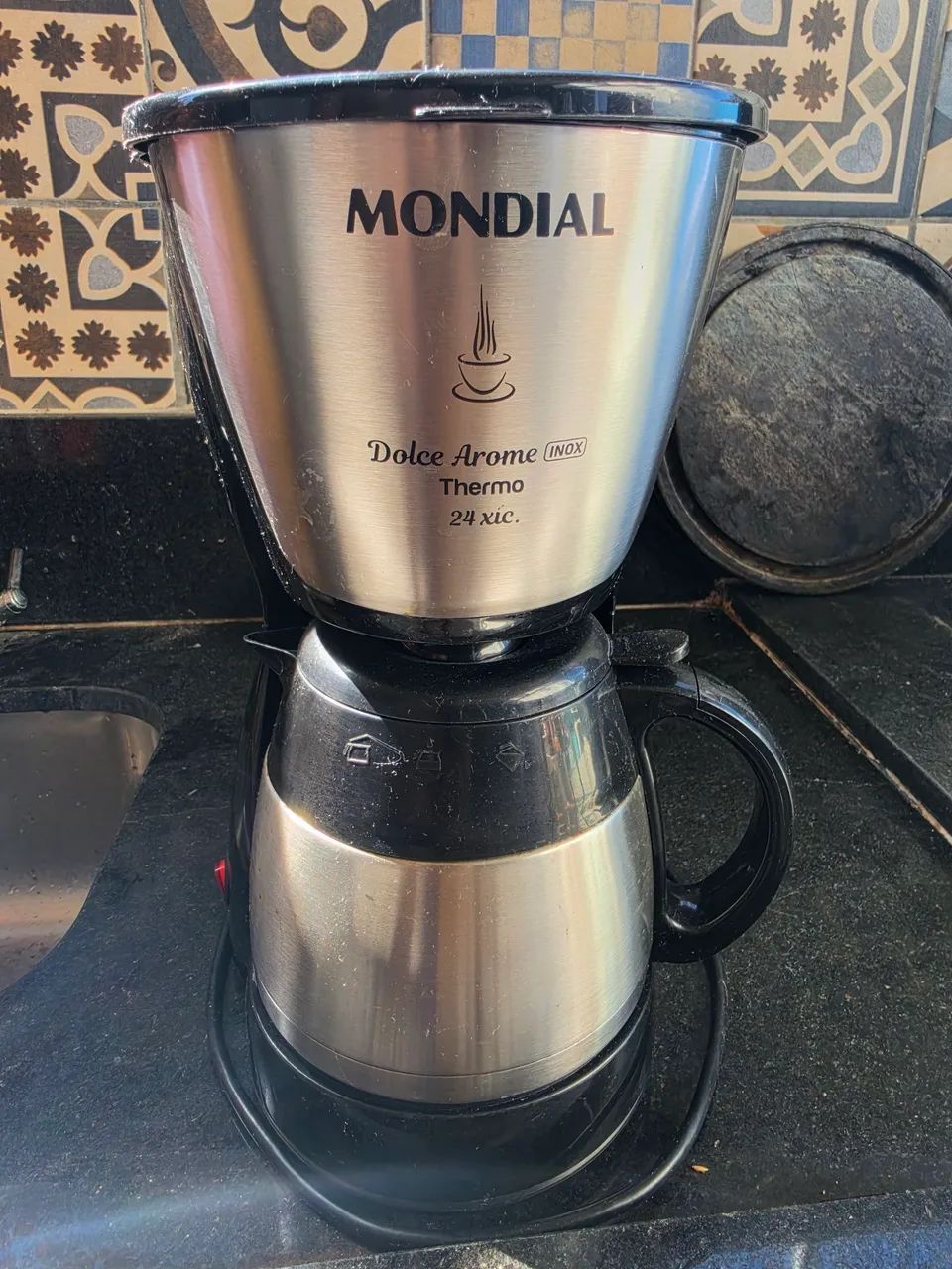 Cafeteira Mondial 24 xícaras 