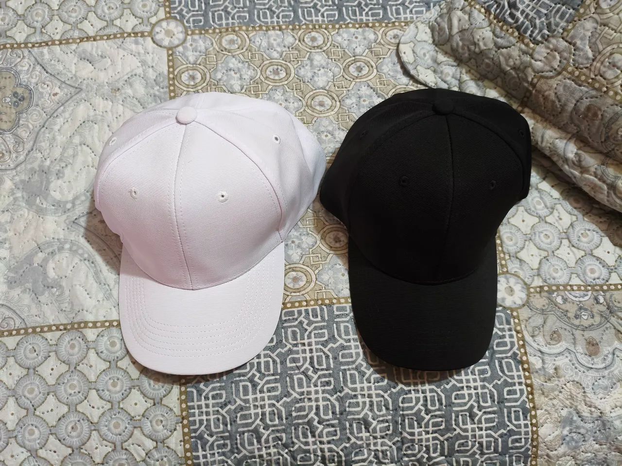 Kit 2 Bonés Masculinos - Preto e Branco - Novos - Foto 3