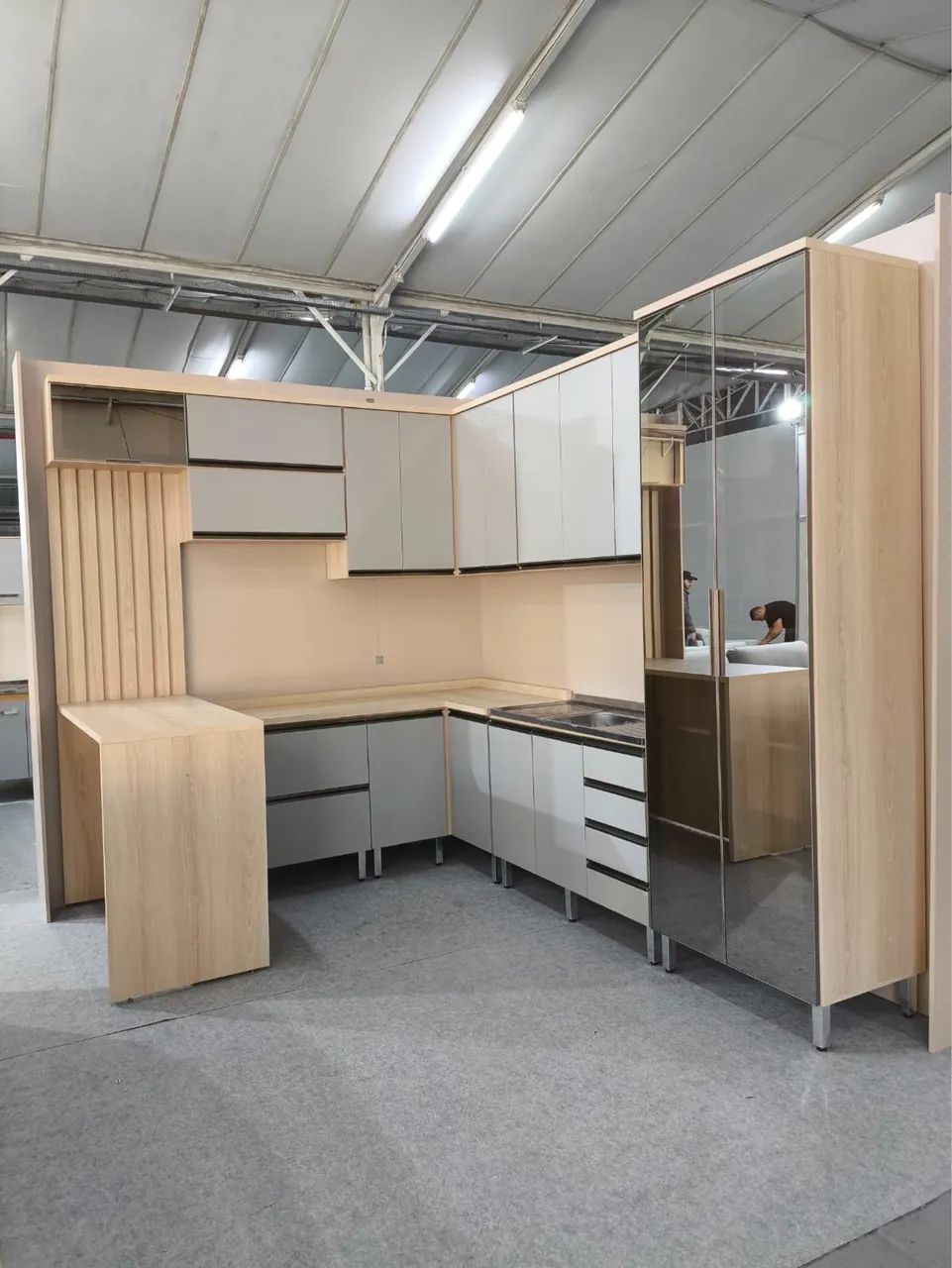 Cozinha de canto modulado