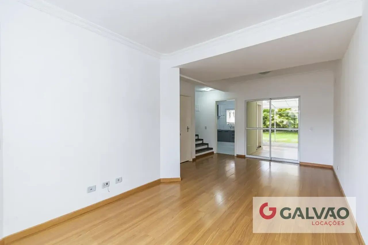 Sobrado para alugar 3 quartos, 101 m² em Uberaba, Curitiba