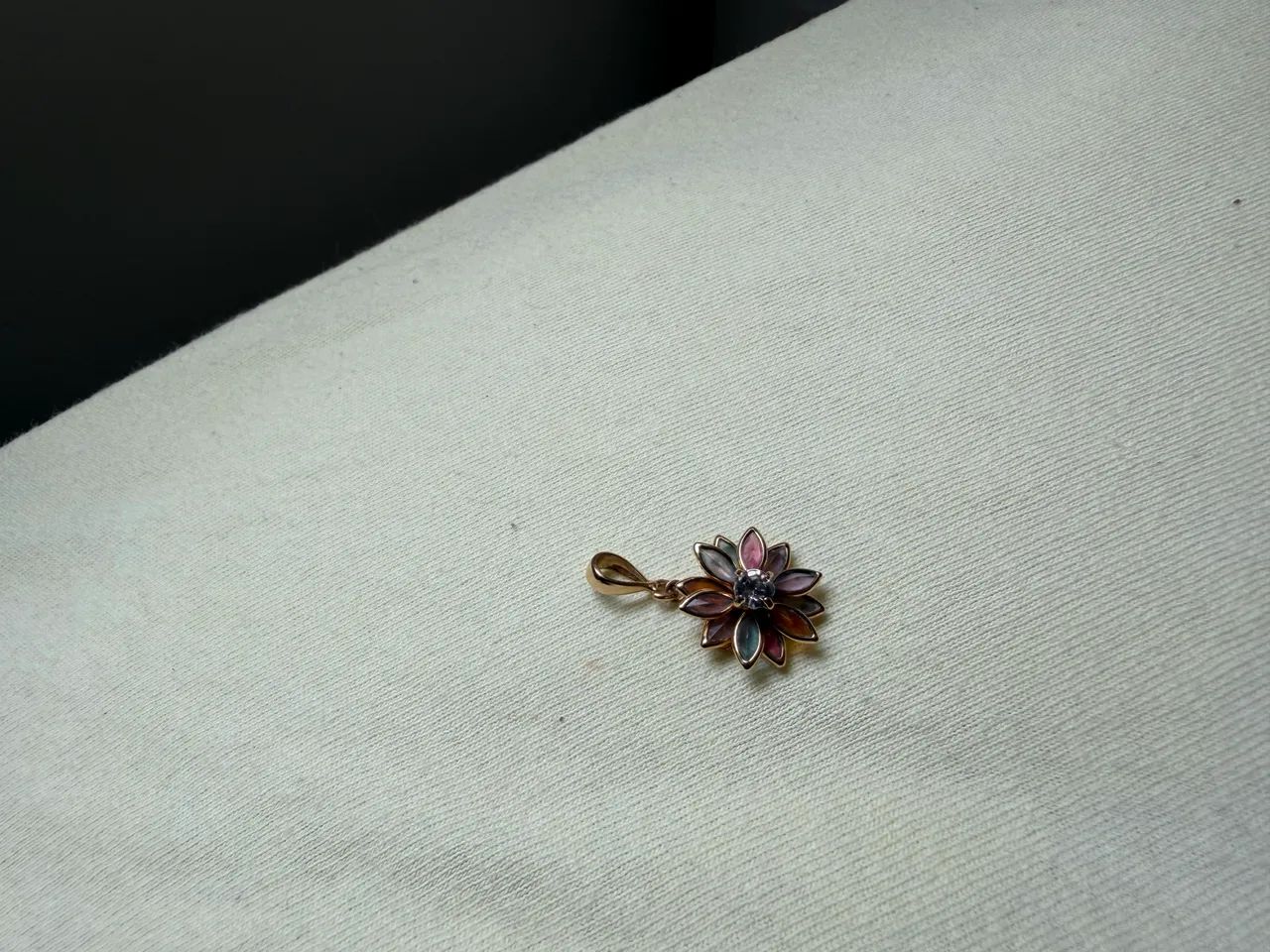 Pingente de ouro com pedras - Foto 5