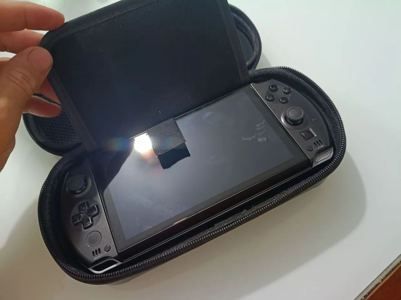 Gpd win 4 Ryzen 7840u 64gb drr5 ,1tb ssd - Foto 2