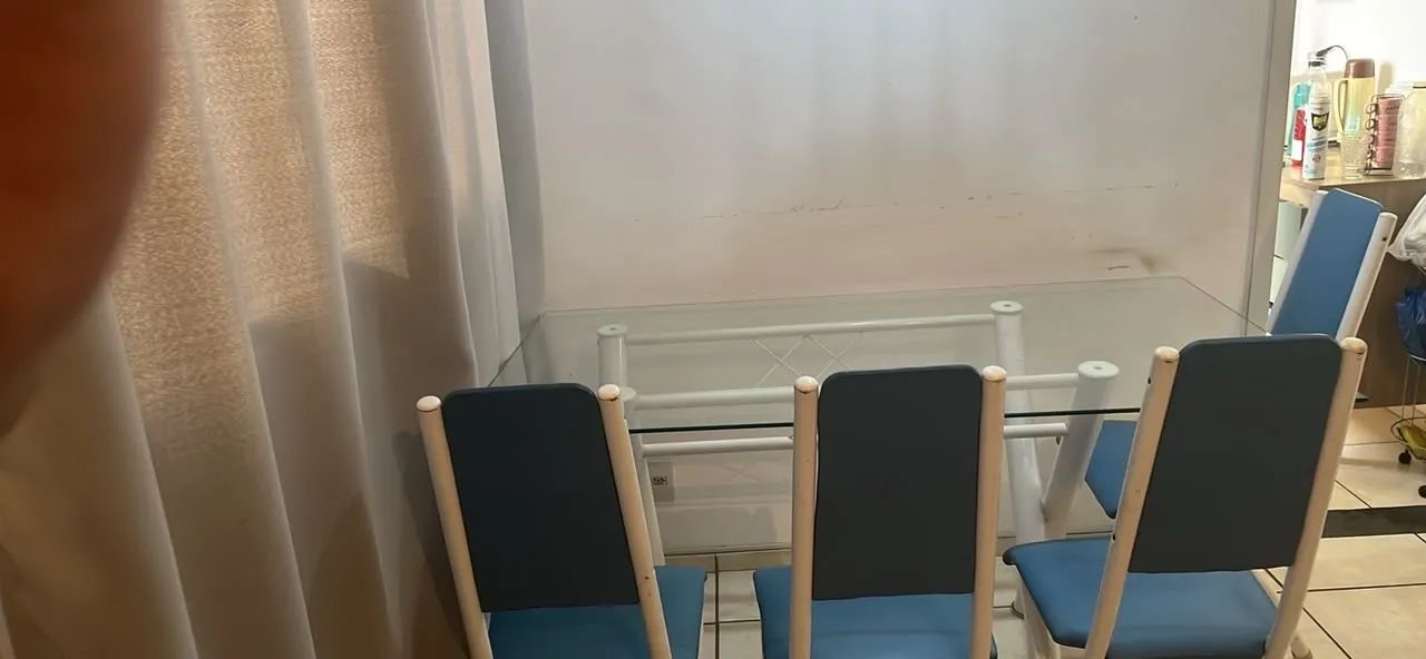 Mesa de vidro com 6 cadeiras  - Foto 3