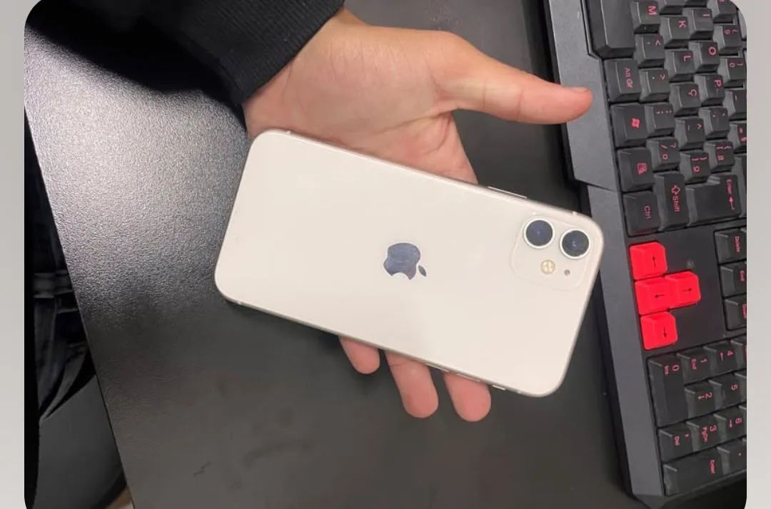 Iphone 128G Branco super conservado,  perfeito estado  - Foto 3